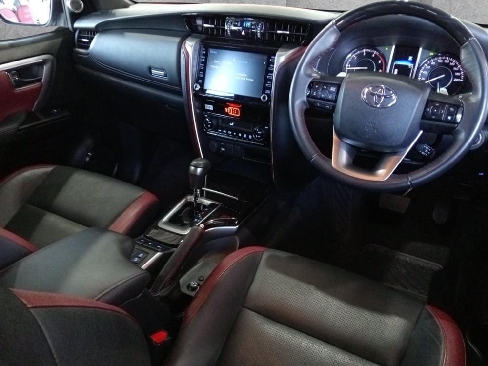 Toyota Fortuner 2.8 Gd-6 Rb At
