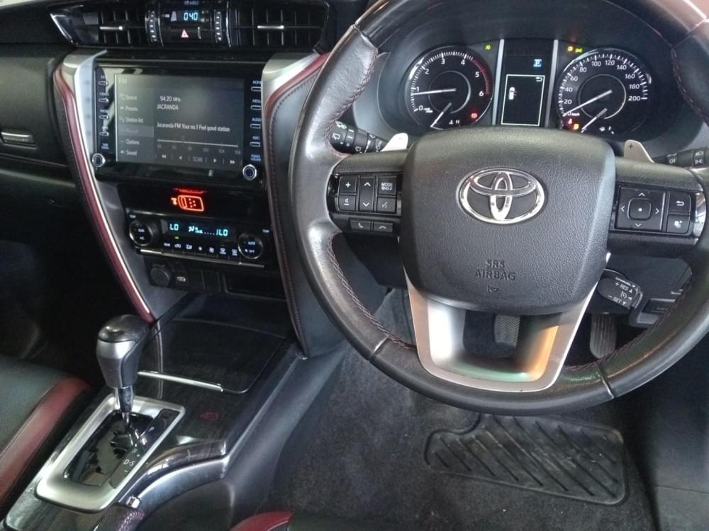 Toyota Fortuner 2.8 Gd-6 Rb At