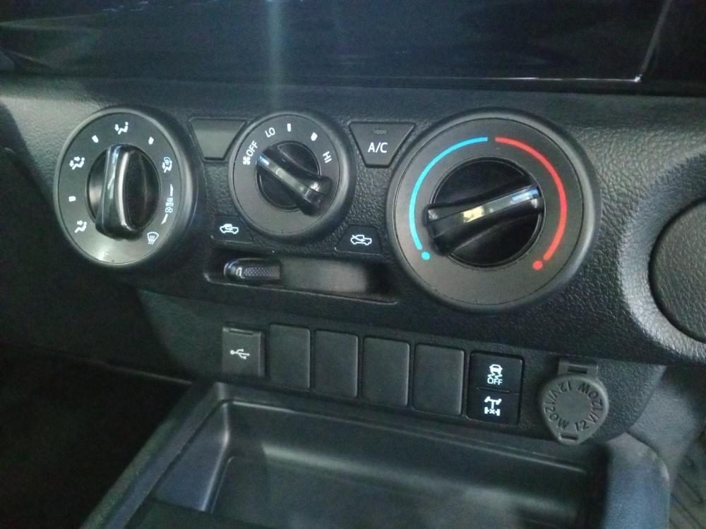 Toyota N/A 2.4 Gd-6 Raider D Cab At