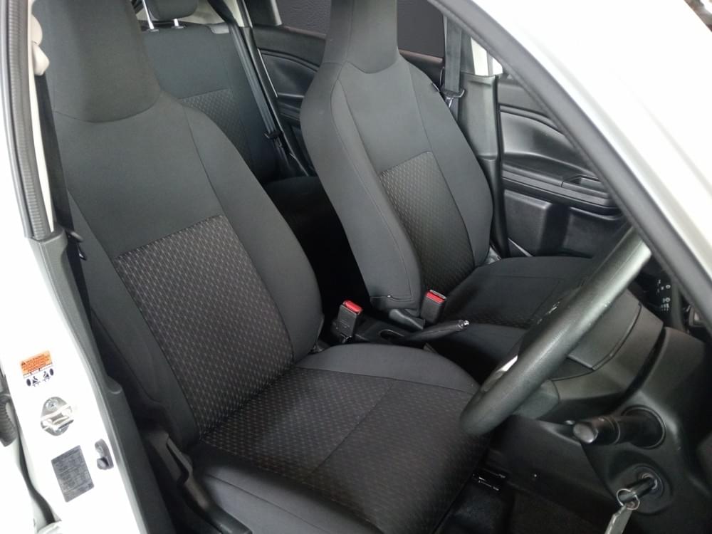 Toyota Vitz 1.0 Xr Amt