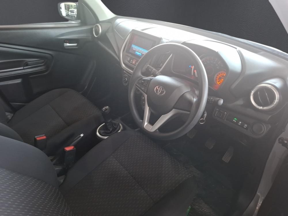 Toyota Vitz 1.0 Xr Mt