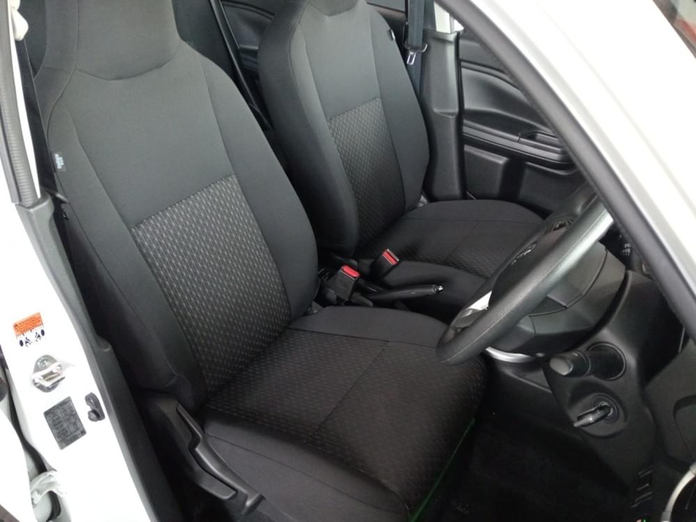 Toyota Vitz 1.0 Xr Mt
