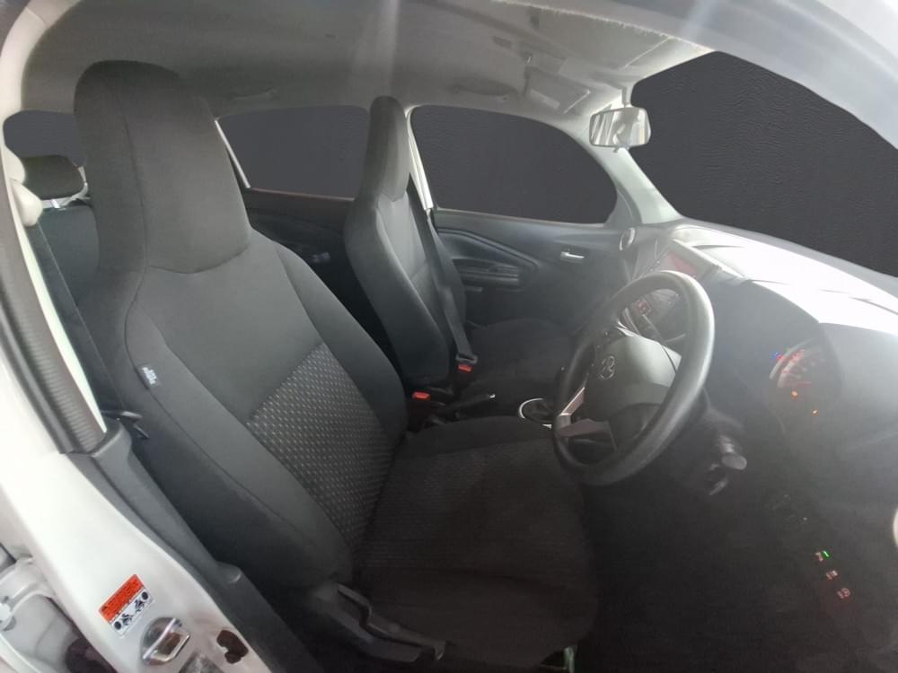 Toyota Vitz 1.0 Xr Mt