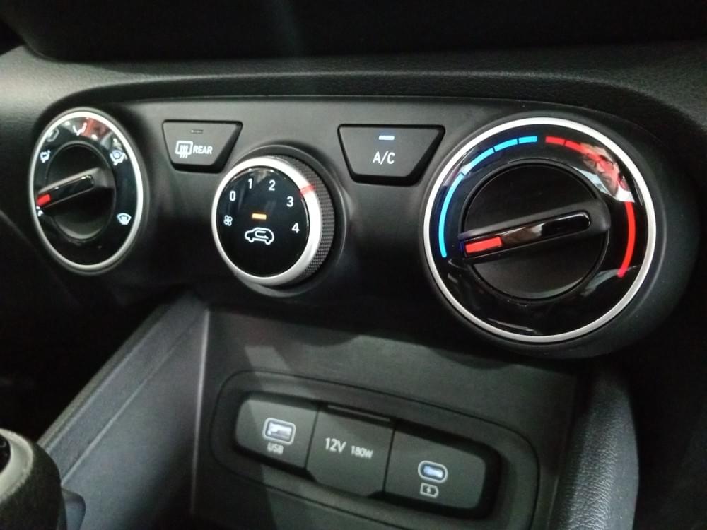 Hyundai Venue 1.0 Motion Dct