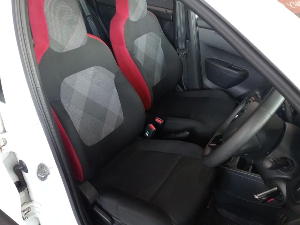 Renault N/A 1.0 Techno