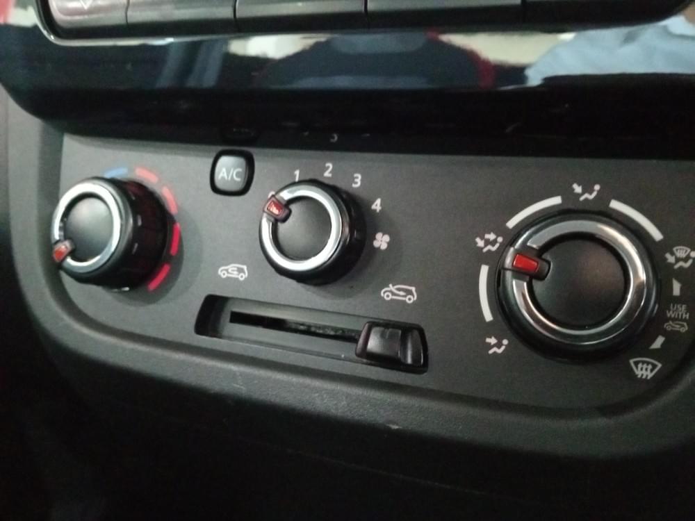 Renault N/A 1.0 Techno