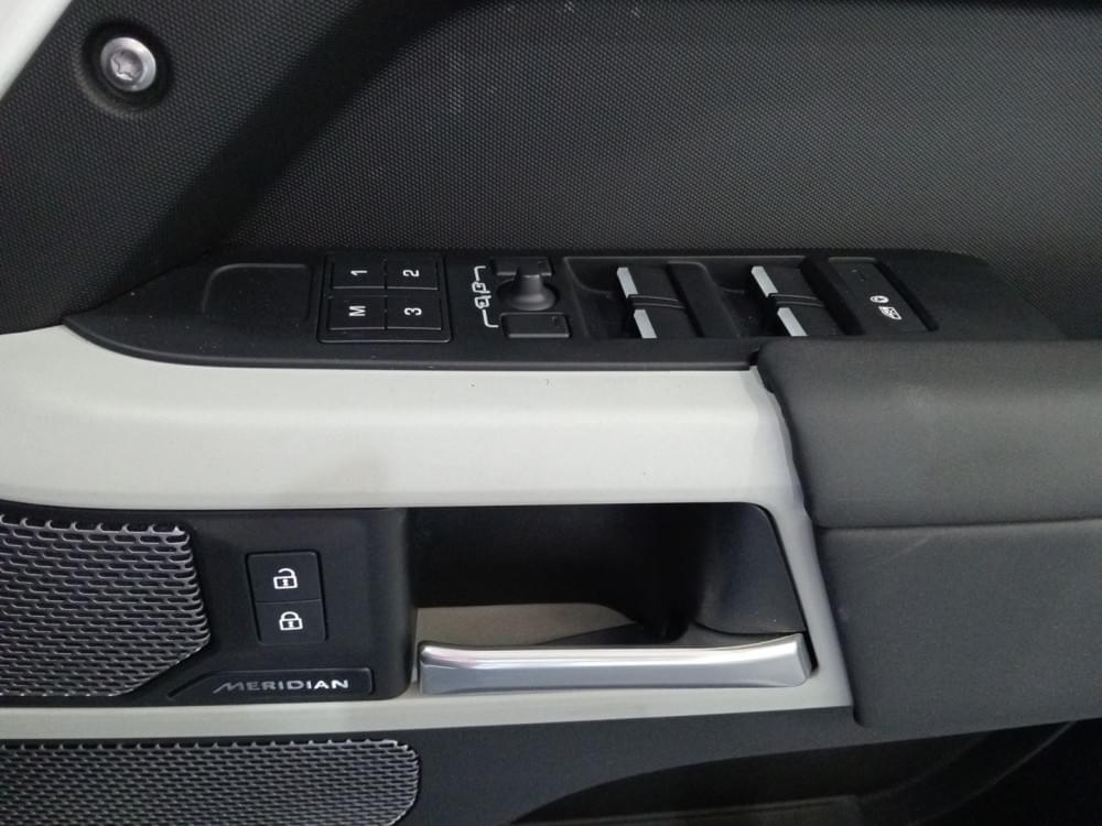 Land Rover Defender 110 D250 Se Awd (183Kw)