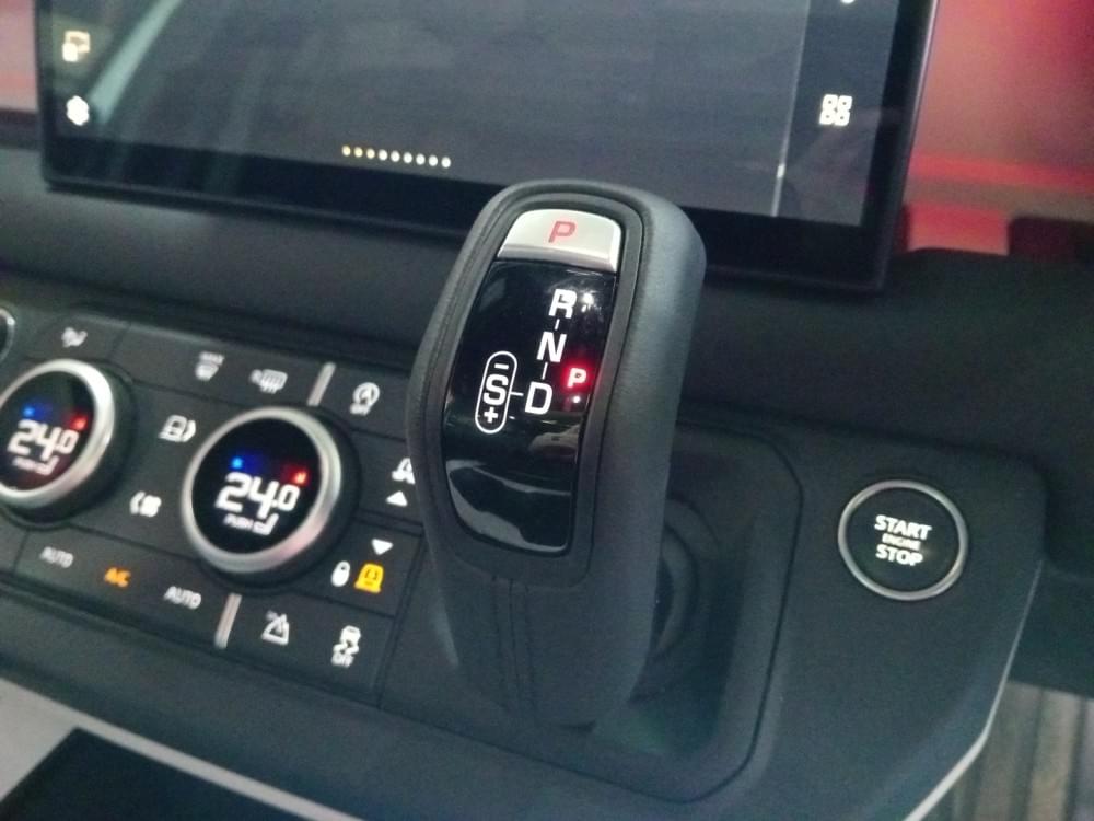 Land Rover Defender 110 3.0D D250 X-Dynamic Se (183Kw)