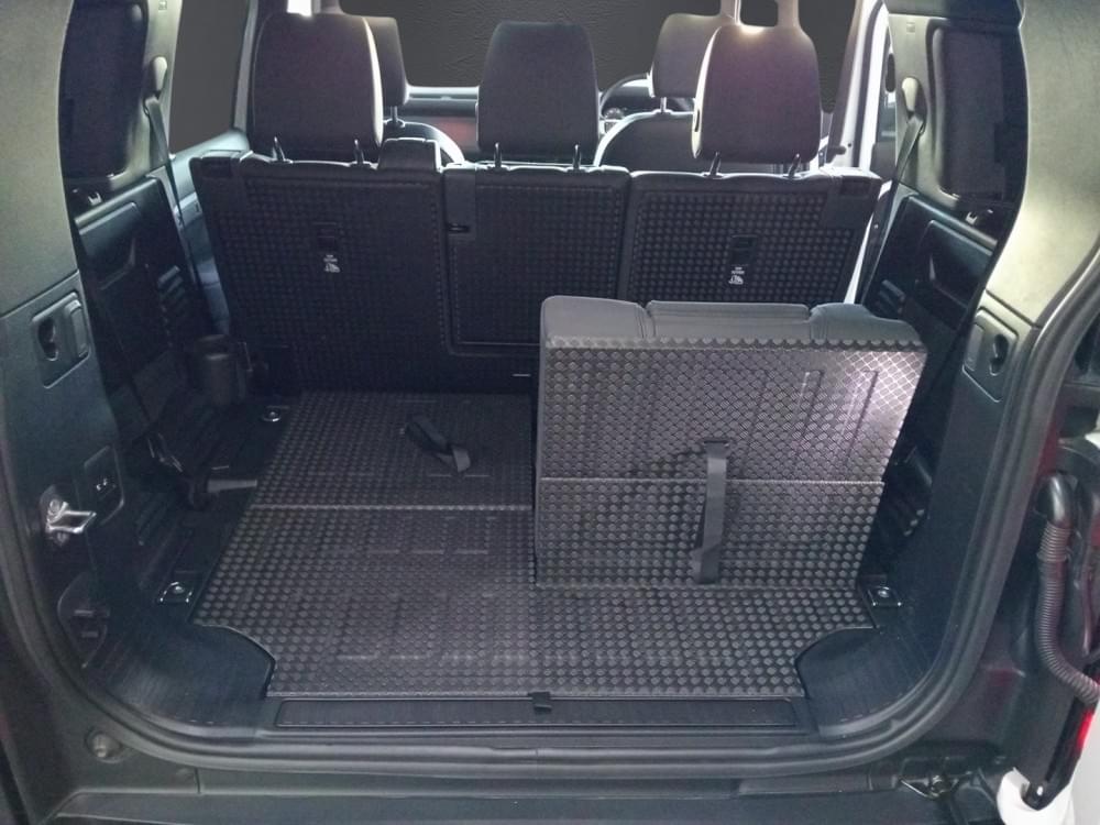 Land Rover Defender 110 3.0D D250 X-Dynamic Se (183Kw)