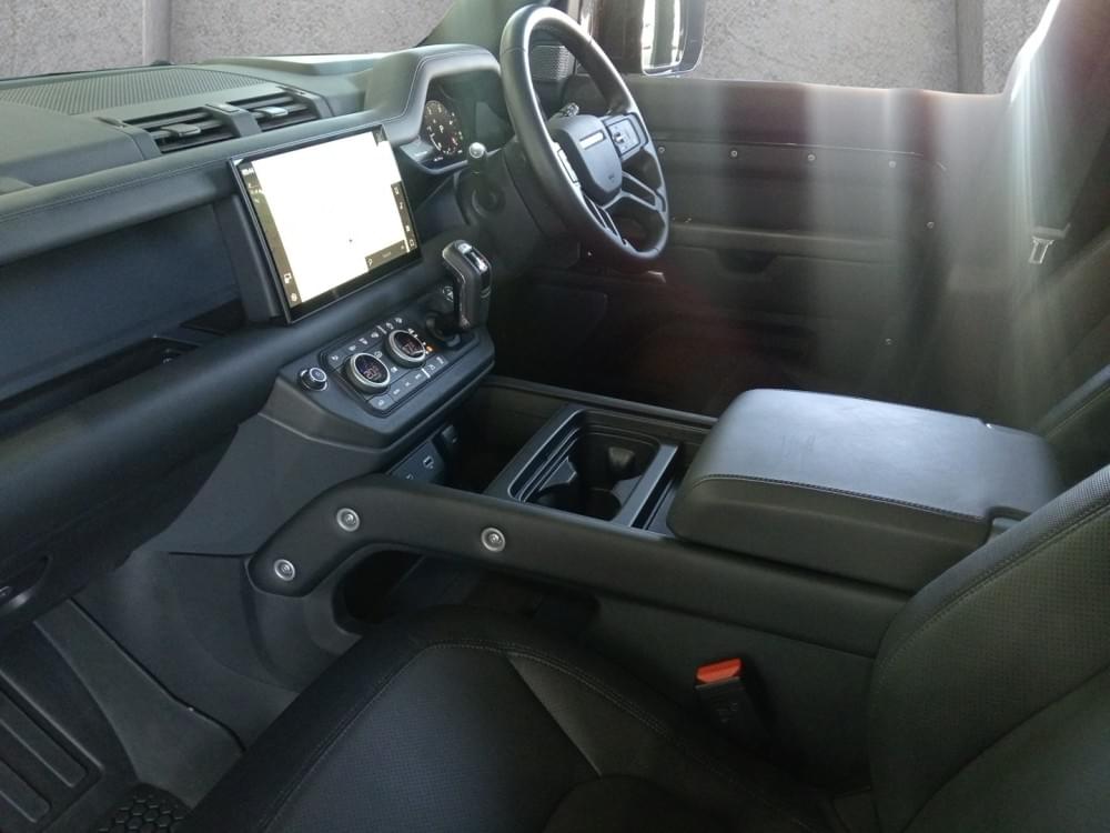 Land Rover Defender 110 D300 X-Dynamic Hse Awd (221Kw)