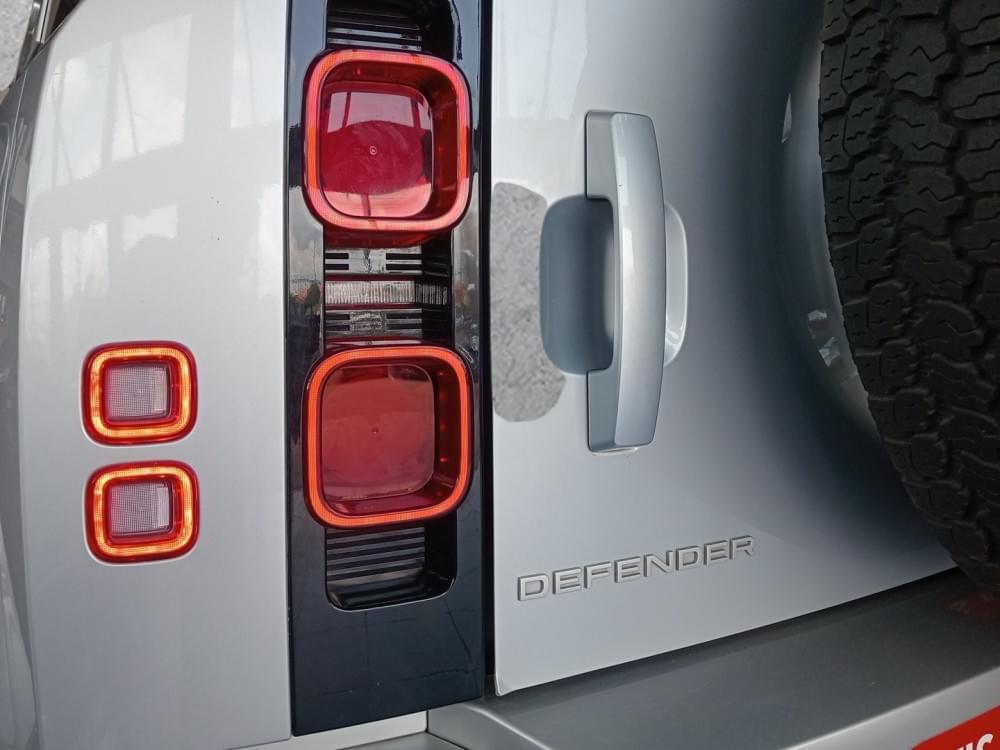 Land Rover Defender 110 3.0 D300 Se (221Kw)