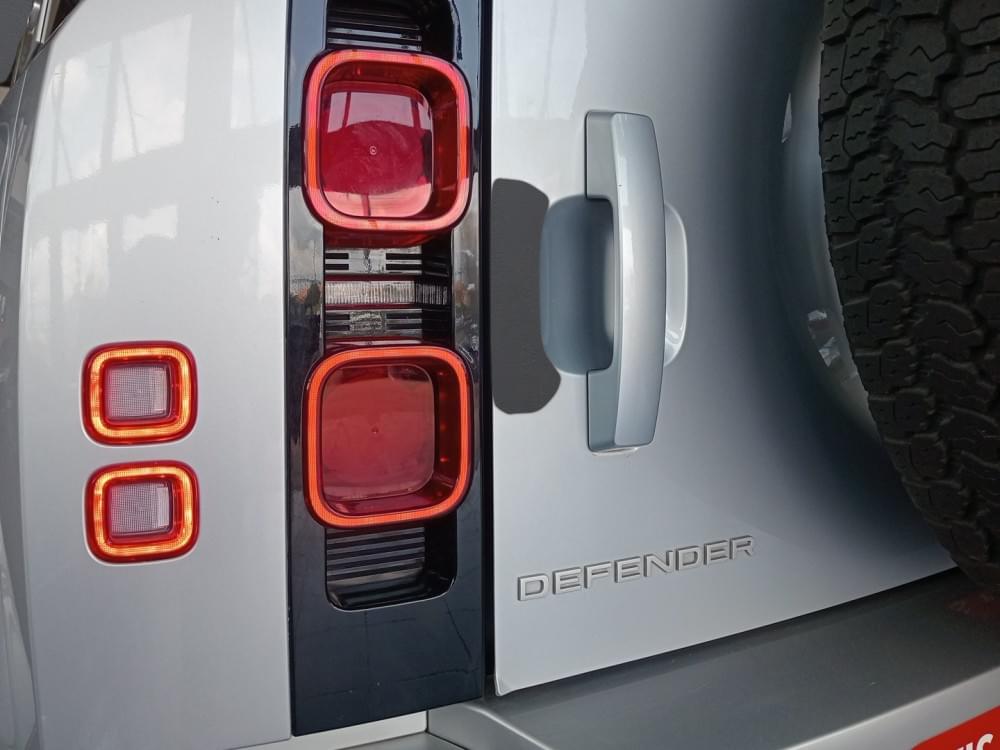 Land Rover Defender 110 3.0 D300 Se (221Kw)