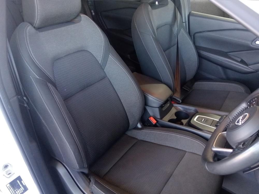 Nissan Qashqai 1.3T Acenta Xtronic 2-Tone