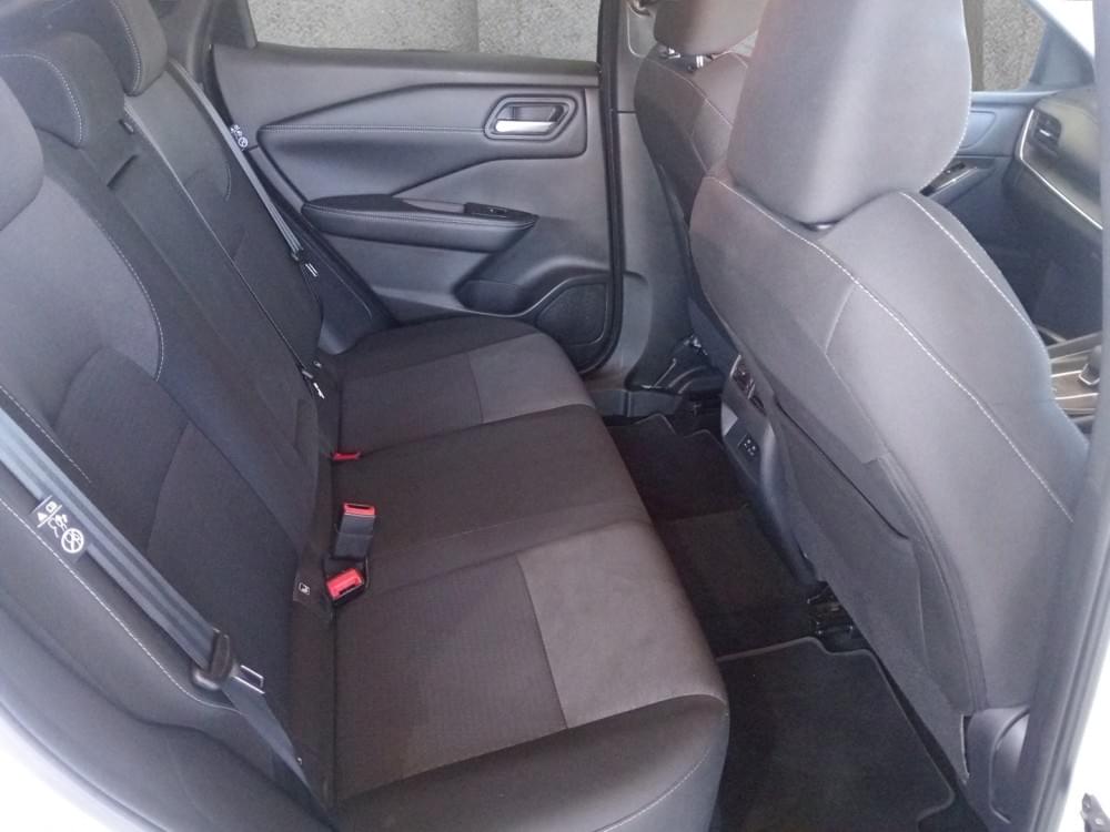 Nissan Qashqai 1.3T Acenta Xtronic 2-Tone