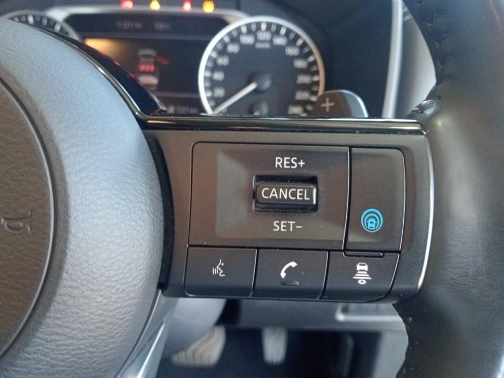Nissan Qashqai 1.3T Acenta Xtronic 2-Tone