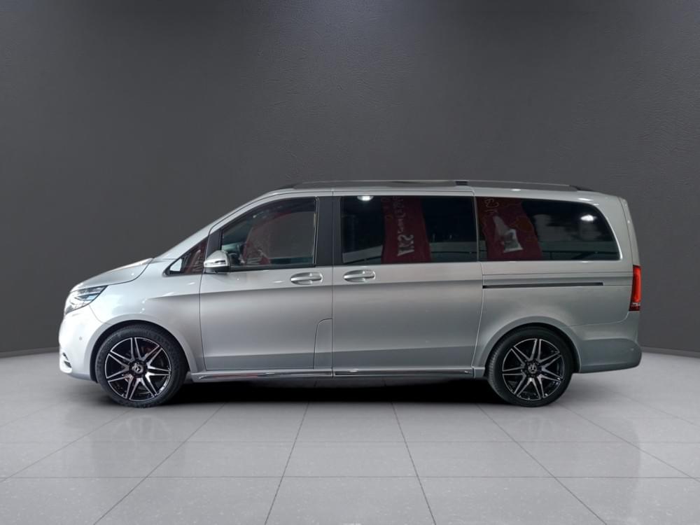Mercedes Benz V-Class 300D Avantgarde + Amg Line