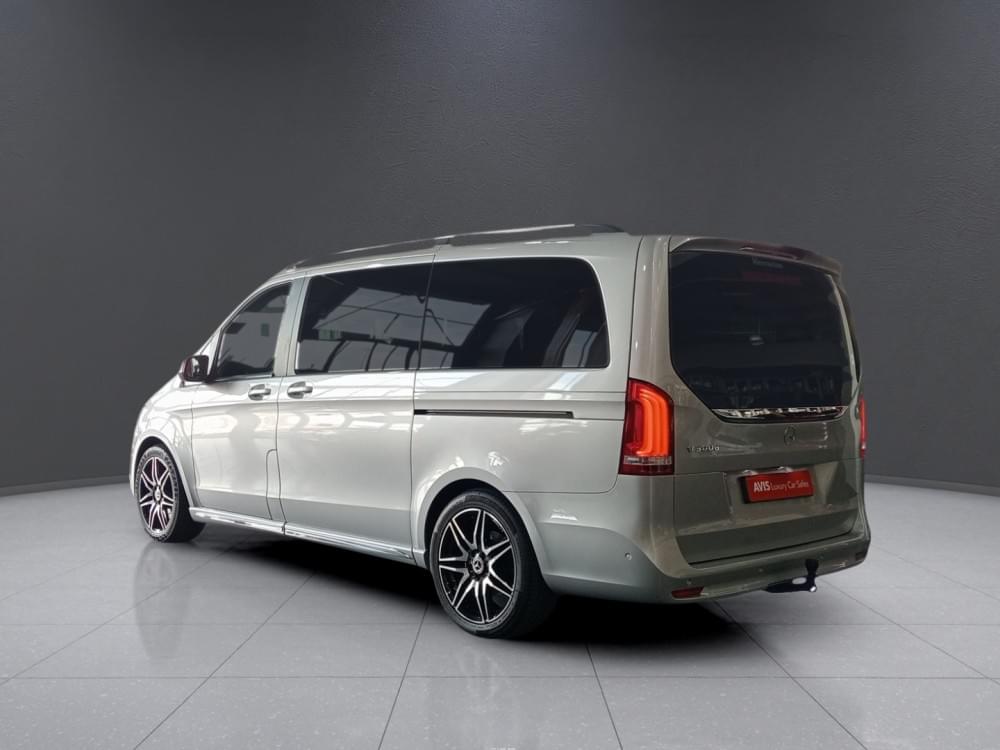 Mercedes Benz V-Class 300D Avantgarde + Amg Line