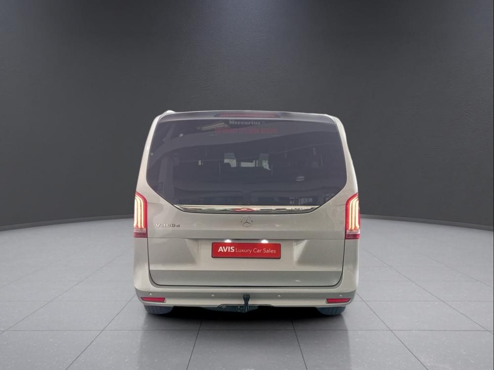 Mercedes Benz V-Class 300D Avantgarde + Amg Line