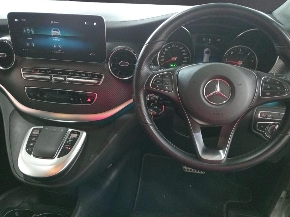 Mercedes Benz V-Class 300D Avantgarde + Amg Line