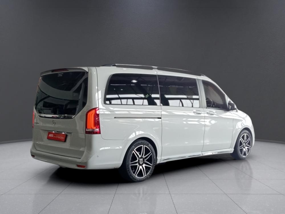 Mercedes Benz V-Class 300D Avantgarde + Amg Line