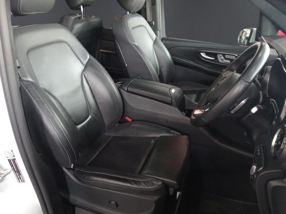 Mercedes Benz V-Class 300D Avantgarde + Amg Line