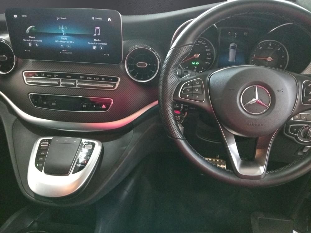 Mercedes Benz V-Class 300D Avantgarde + Amg Line