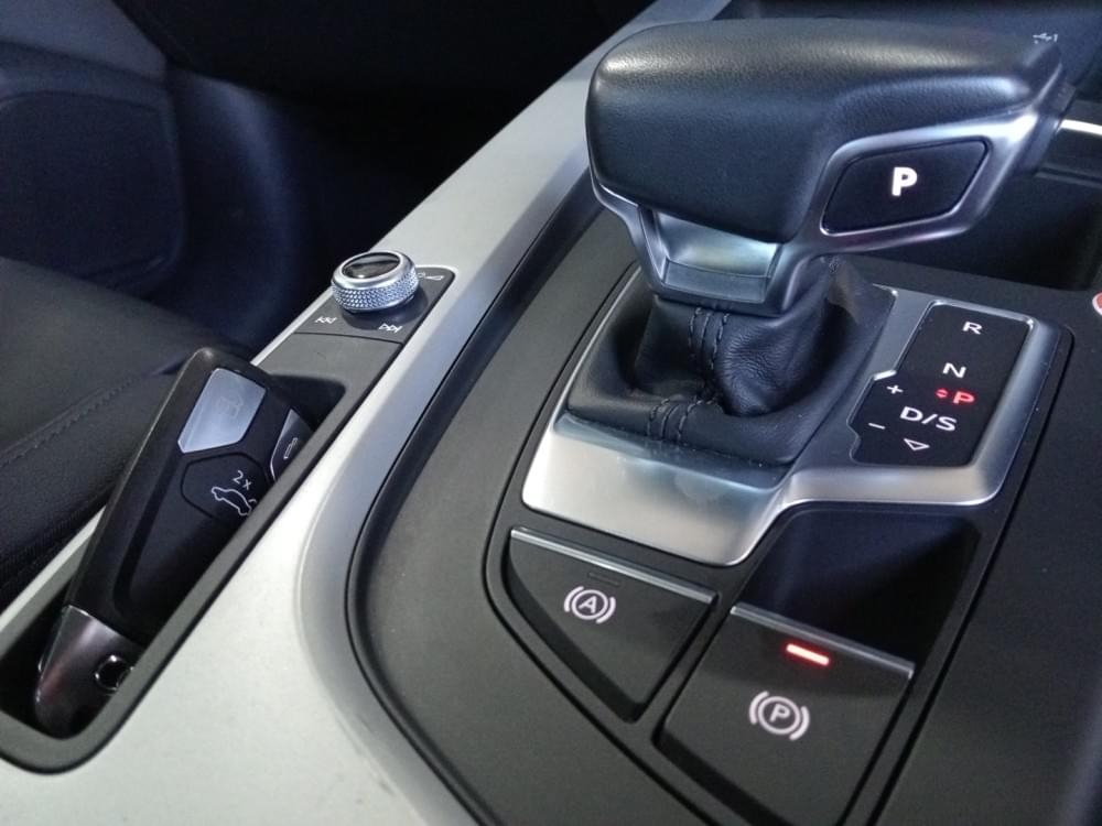 Audi A4 Sedan 35 Tfsi S Tronic