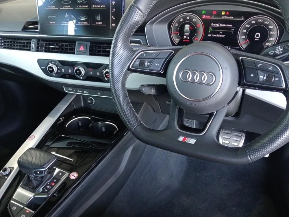 Audi A4 Sedan 35 Tfsi S Tronic