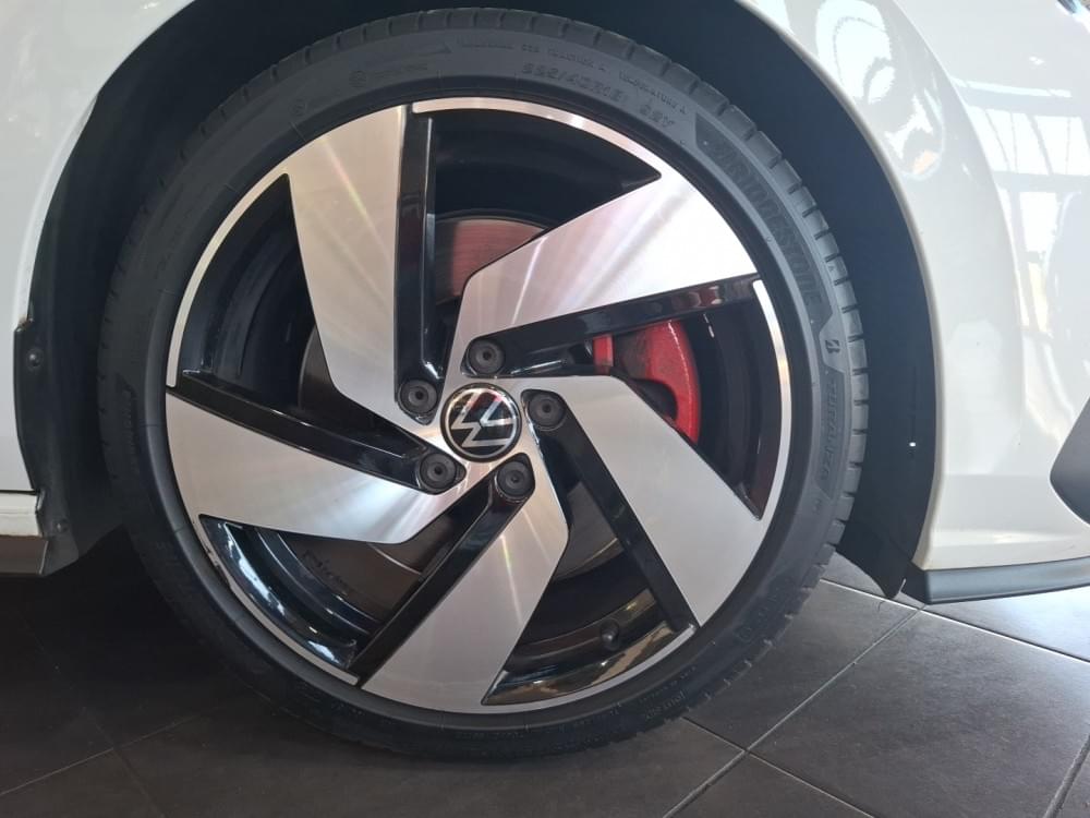 Volkswagen Golf 8 2.0 Gti