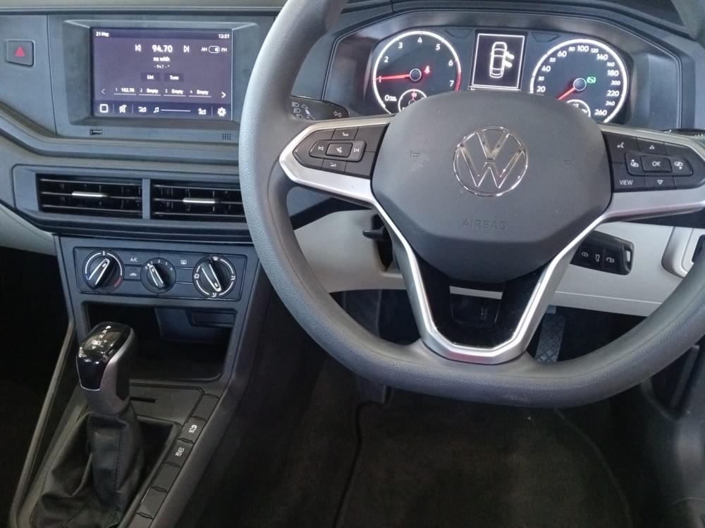 Volkswagen Polo Sedan 1.6 Tiptronic