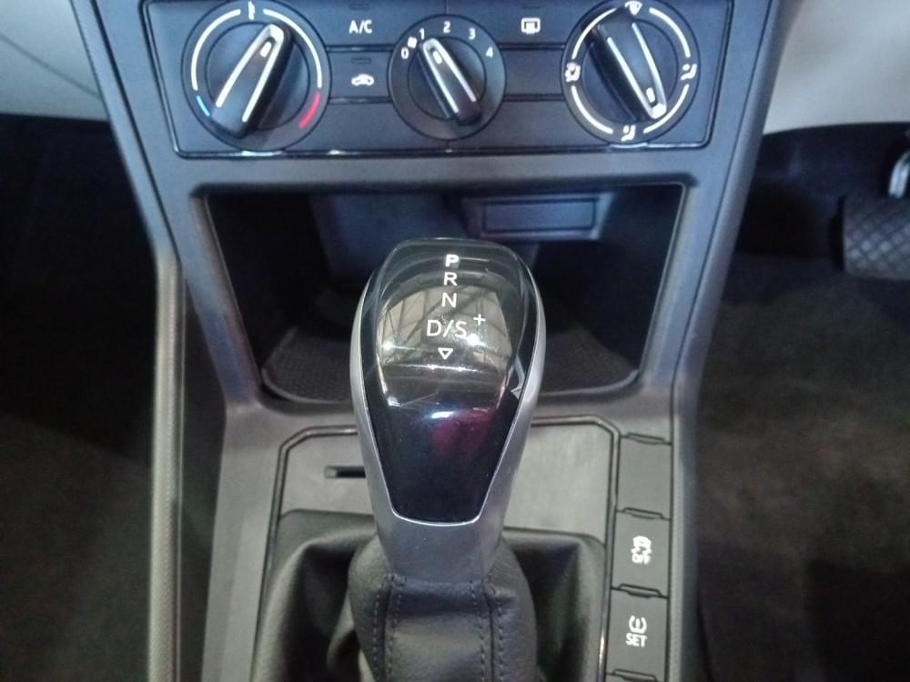 Volkswagen Polo Sedan 1.6 Tiptronic
