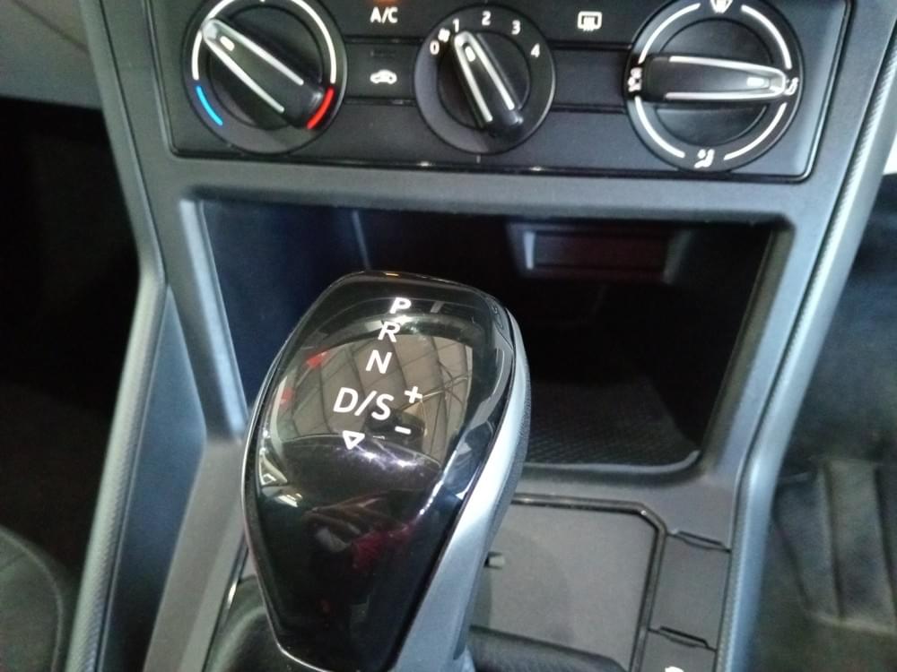 Volkswagen Polo Sedan 1.6 Tiptronic