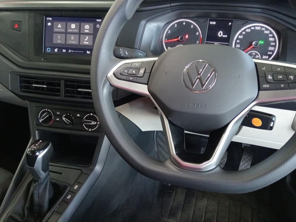 Volkswagen Polo Sedan 1.6 Tiptronic
