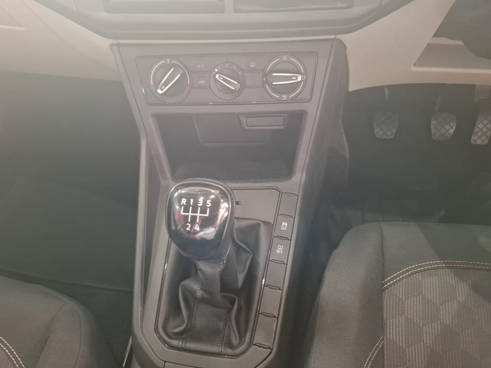 Volkswagen Polo Sedan 1.6 Base