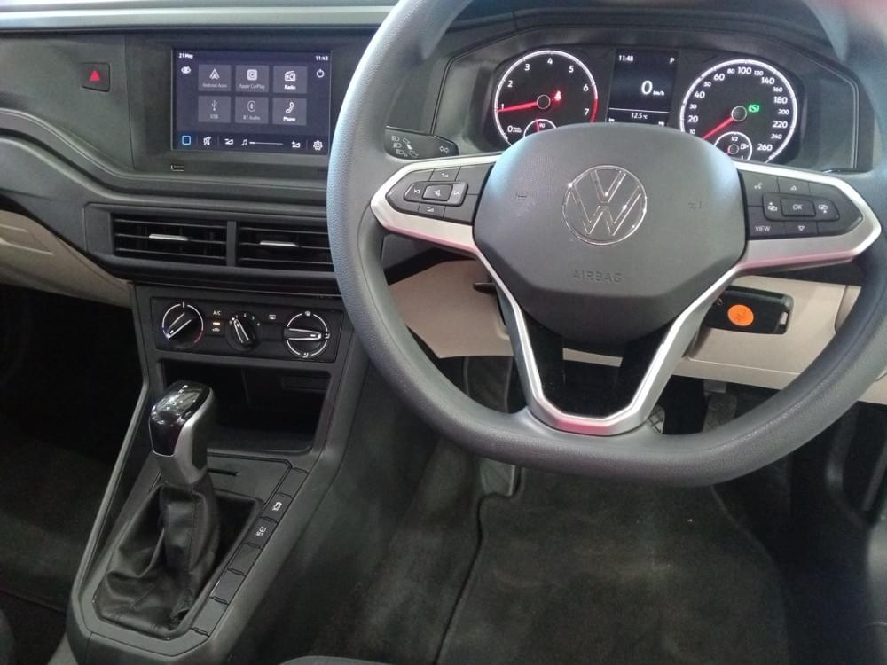 Volkswagen Polo Sedan 1.6 Tiptronic