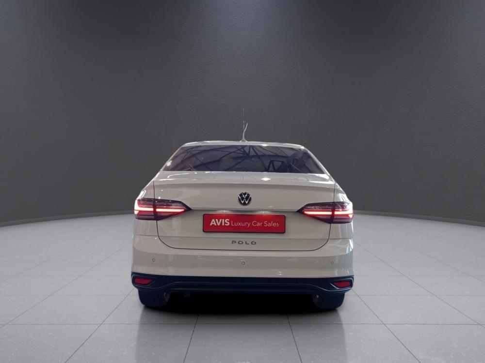 Volkswagen Polo Sedan 1.6 Base