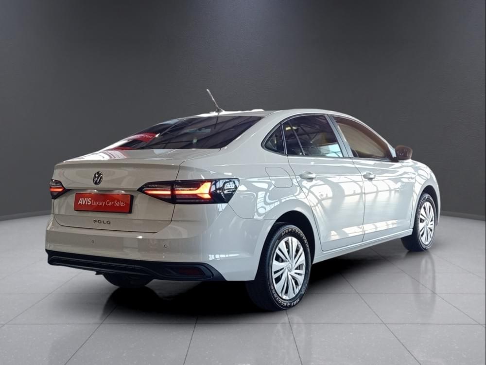 Volkswagen Polo Sedan 1.6 Base