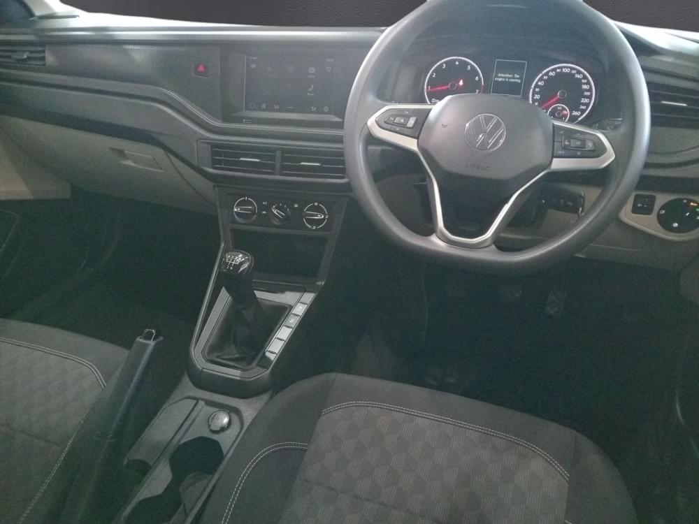 Volkswagen Polo Sedan 1.6 Base