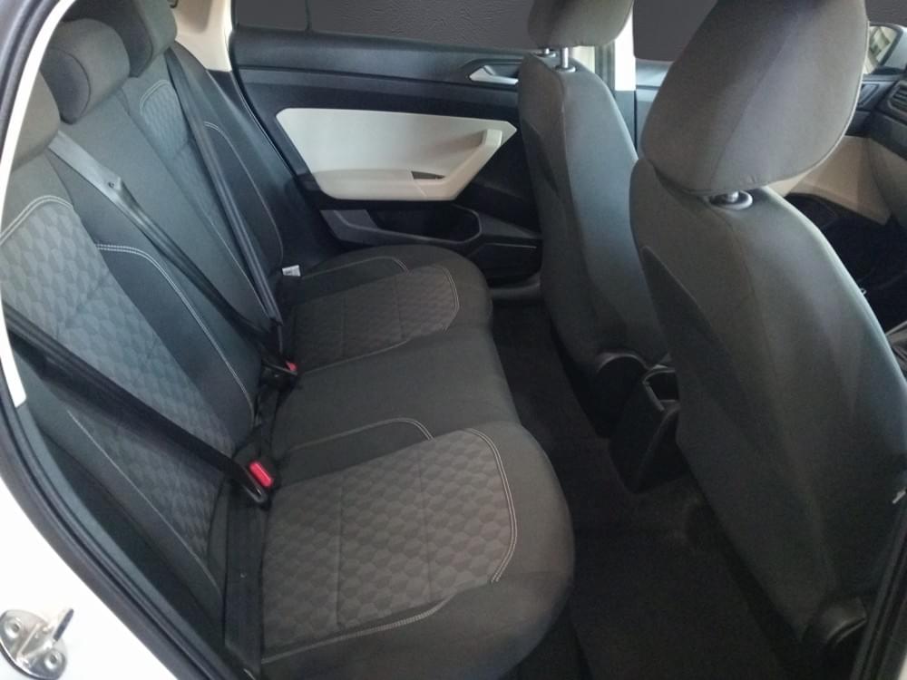 Volkswagen Polo Sedan 1.6 Base