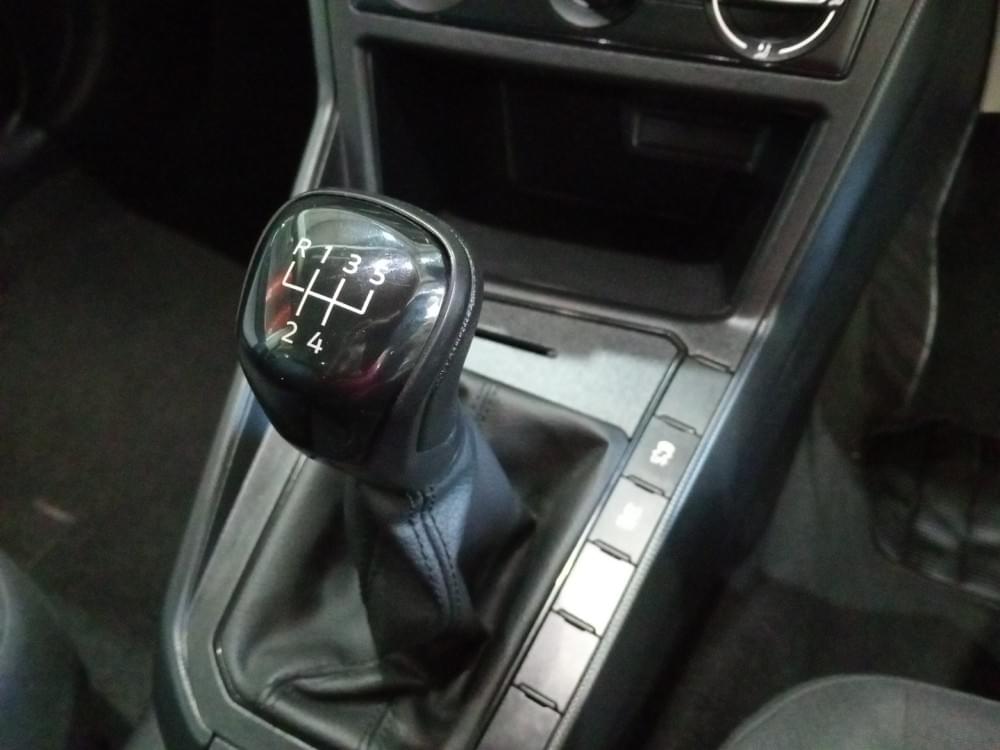 Volkswagen Polo Sedan 1.6 Base