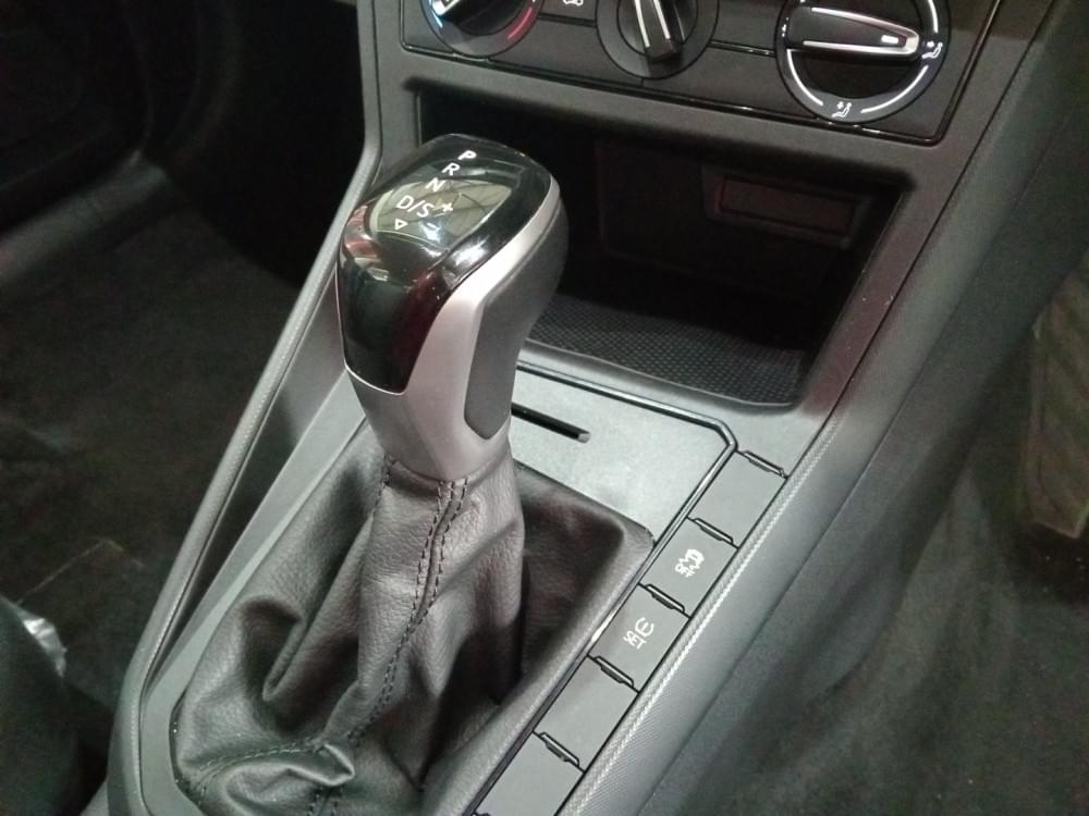 Volkswagen Polo Sedan 1.6 Tiptronic