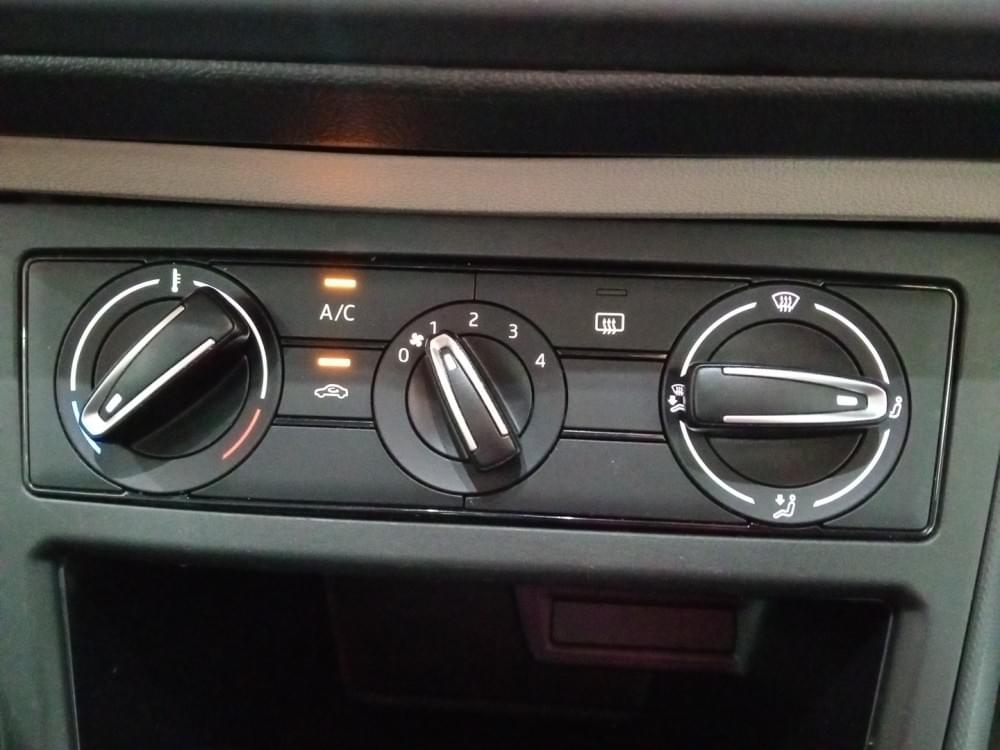 Volkswagen Polo Sedan 1.6 Tiptronic