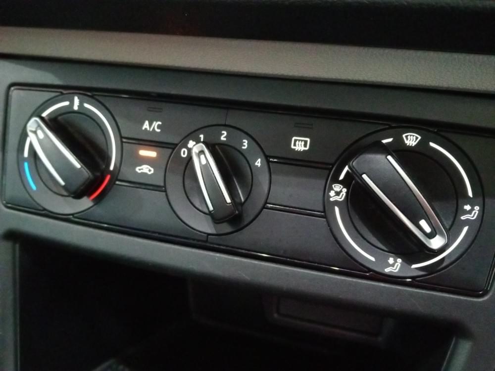 Volkswagen Polo Sedan 1.6 Tiptronic