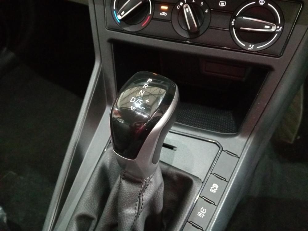 Volkswagen Polo Sedan 1.6 Tiptronic
