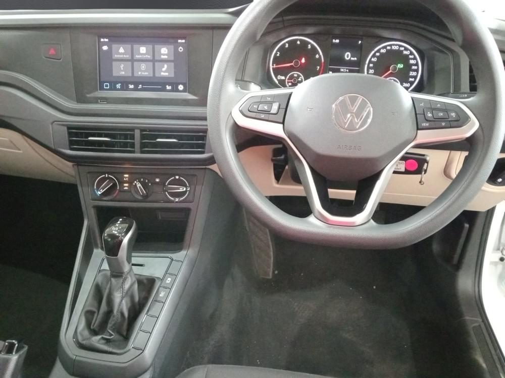 Volkswagen Polo Sedan 1.6 Tiptronic
