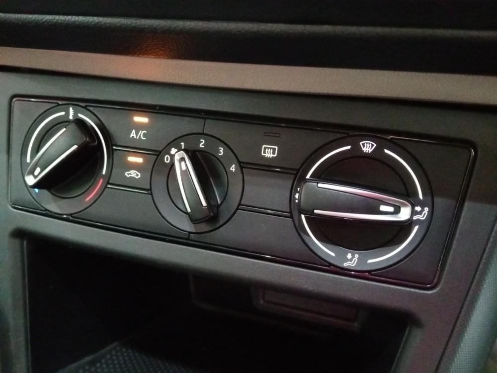Volkswagen Polo Sedan 1.6 Tiptronic