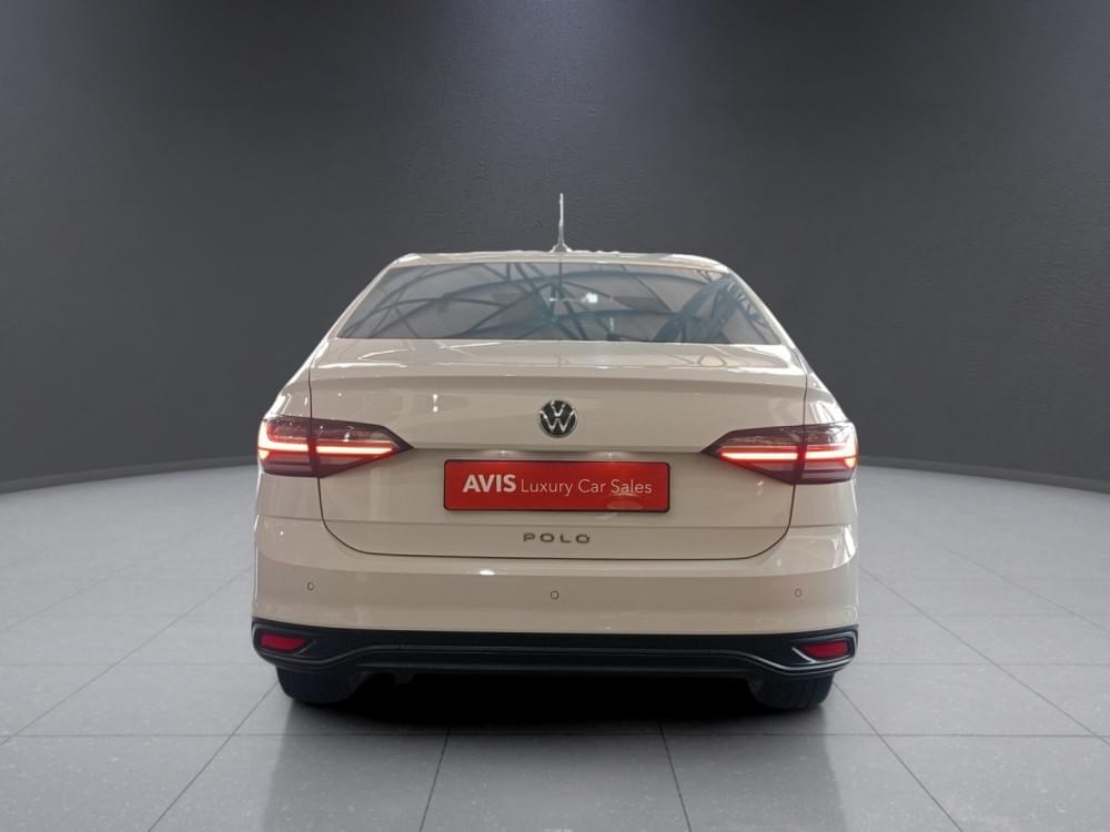 Volkswagen Polo Sedan 1.6 Base
