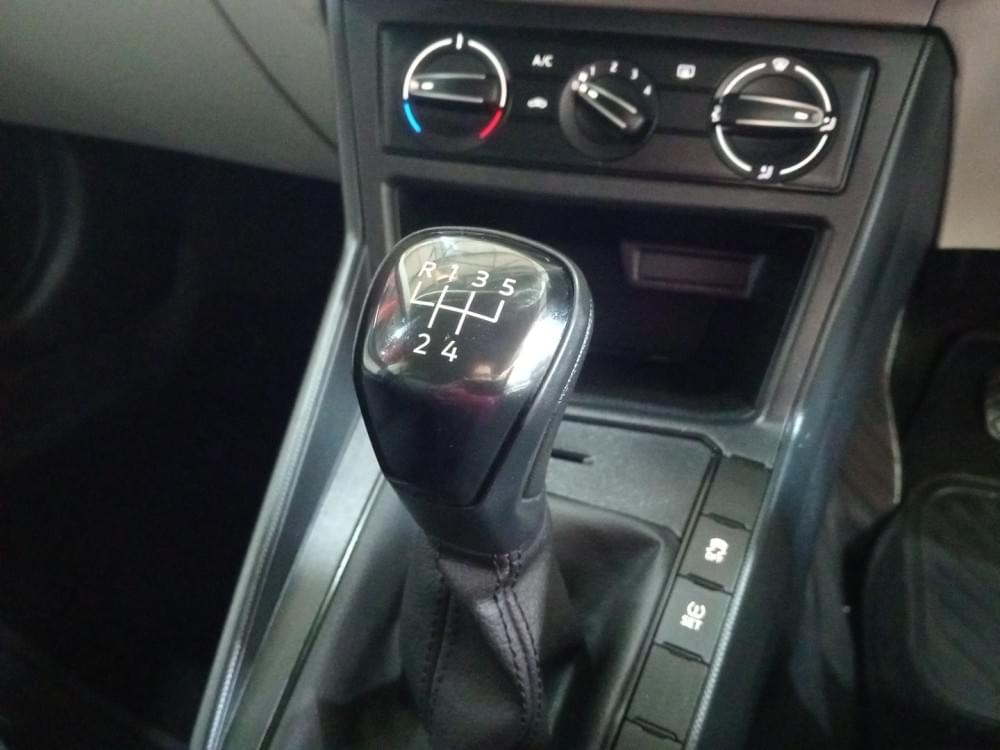 Volkswagen Polo Sedan 1.6 Base