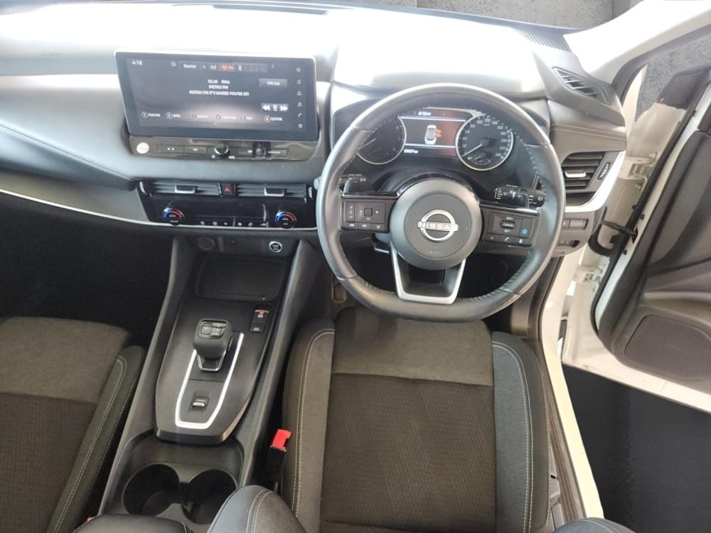 Nissan Qashqai 1.3T Acenta Xtronic 2-Tone