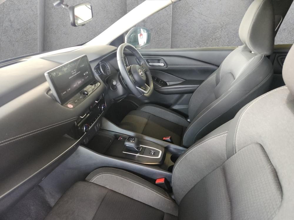 Nissan Qashqai 1.3T Acenta Xtronic 2-Tone